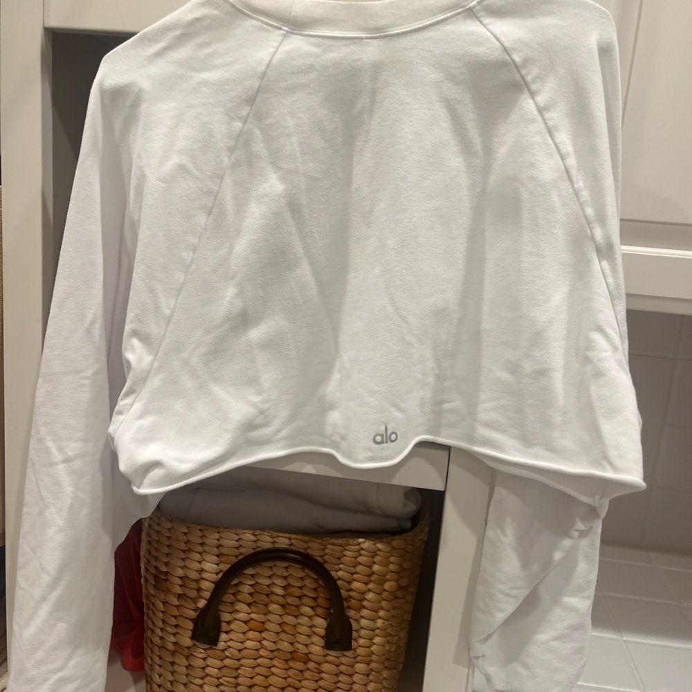 ALO Yoga White Long Sleeve Crop Top - Picture 2 of 3
